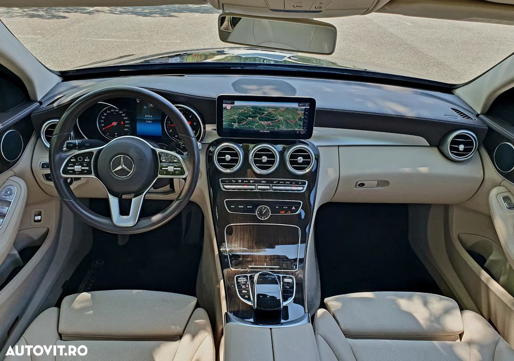 Mercedes-Benz C - 12