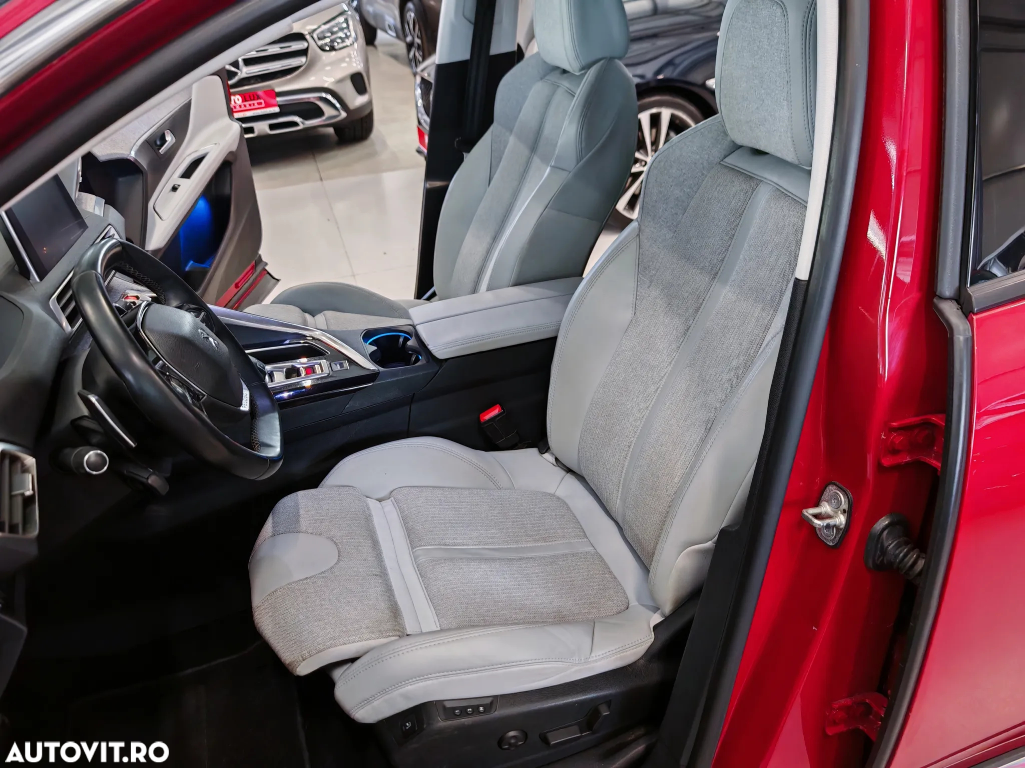 Peugeot 3008 1.2 PureTech S&S EAT8 Allure - 32