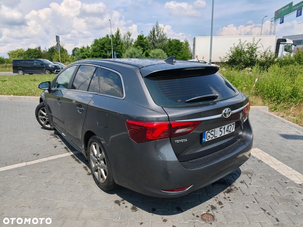 Toyota Avensis 1.8 Premium MS - 8