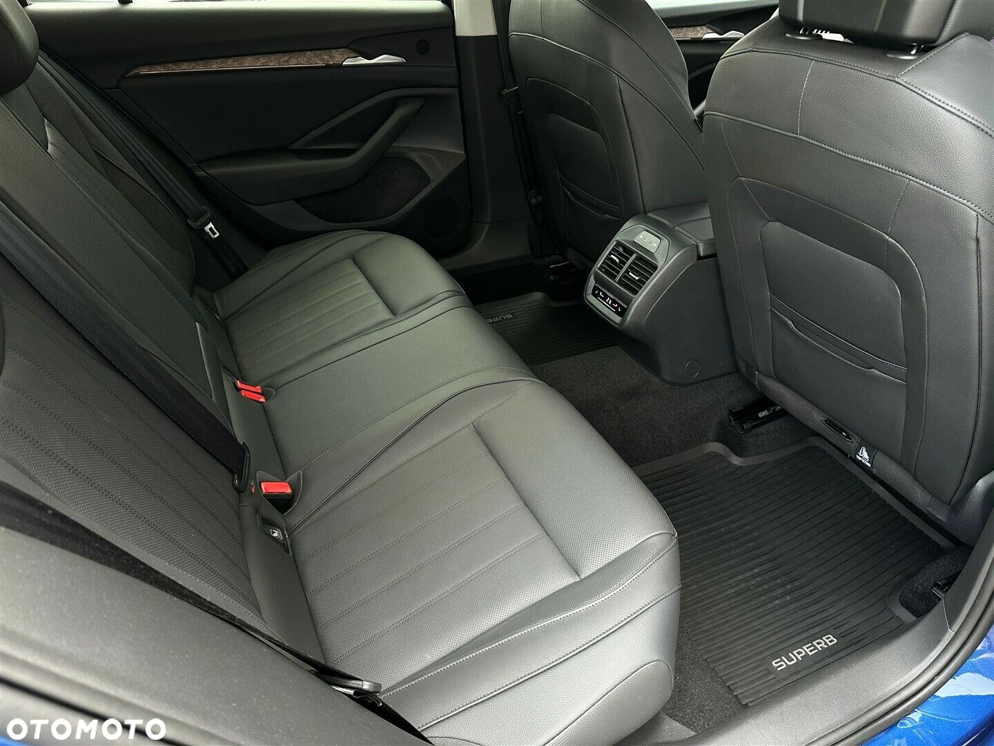 Skoda Superb 1.5 TSI L&K DSG - 8