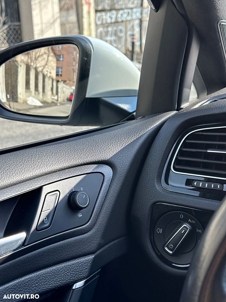 Volkswagen Golf - 33