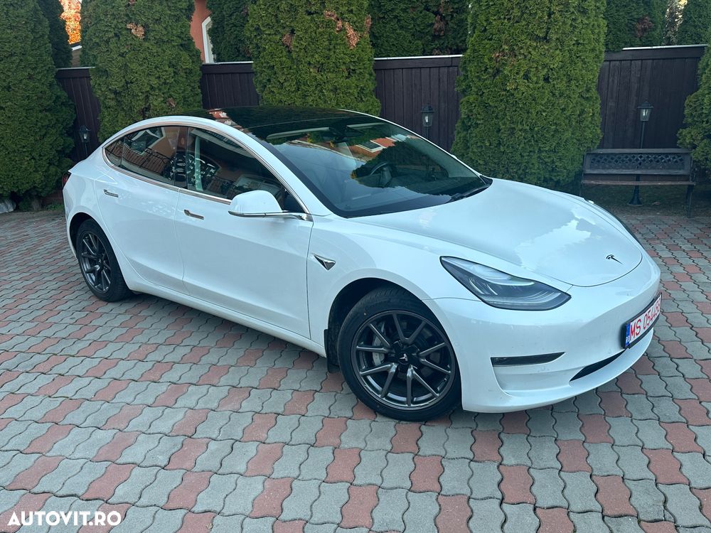 Tesla Model 3 - 2