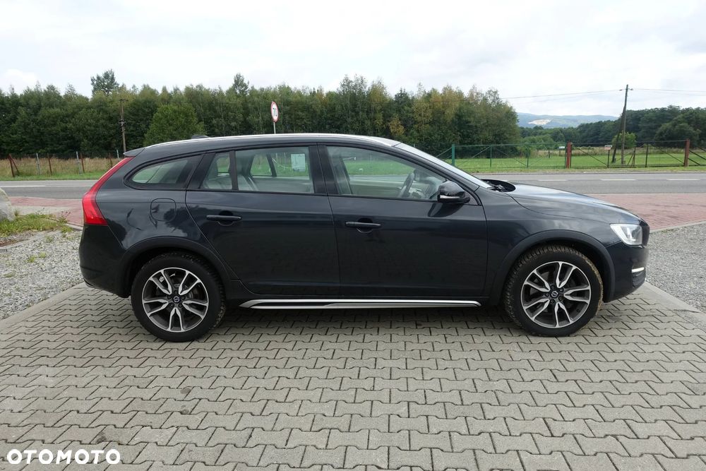 Volvo V60 Cross Country D4 Geartronic Summum - 4