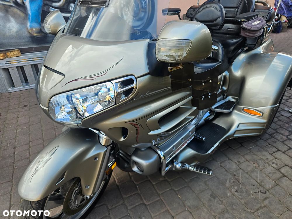 Honda GL - 40