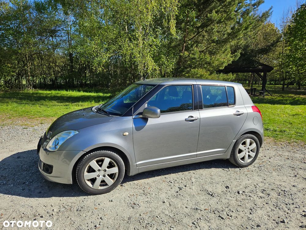 Suzuki Swift - 1