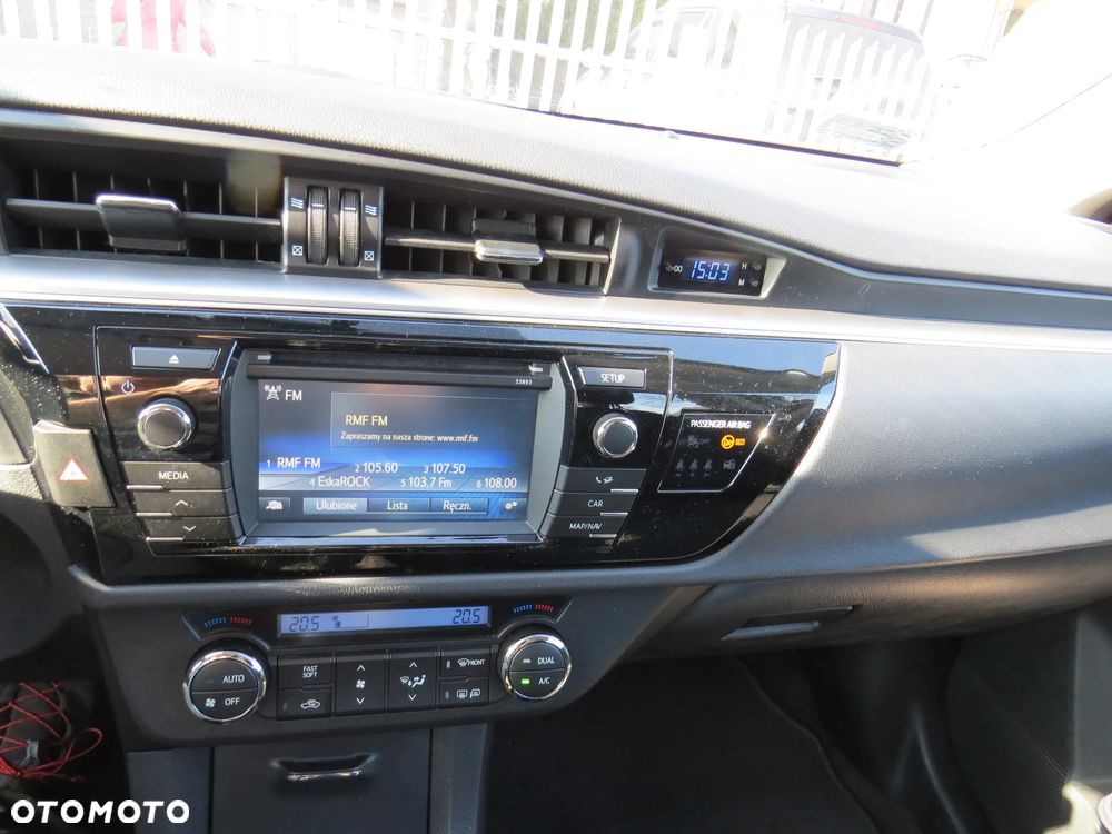 Toyota Corolla 1.6 Premium + - 27