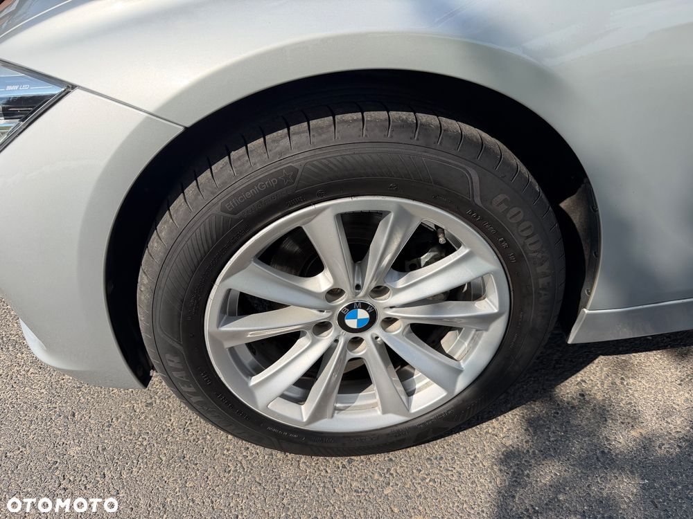 BMW Seria 3 318d Sport Line - 18