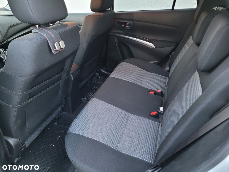 Suzuki S-Cross 1.5 DualJet Hybrid Premium AGS - 6