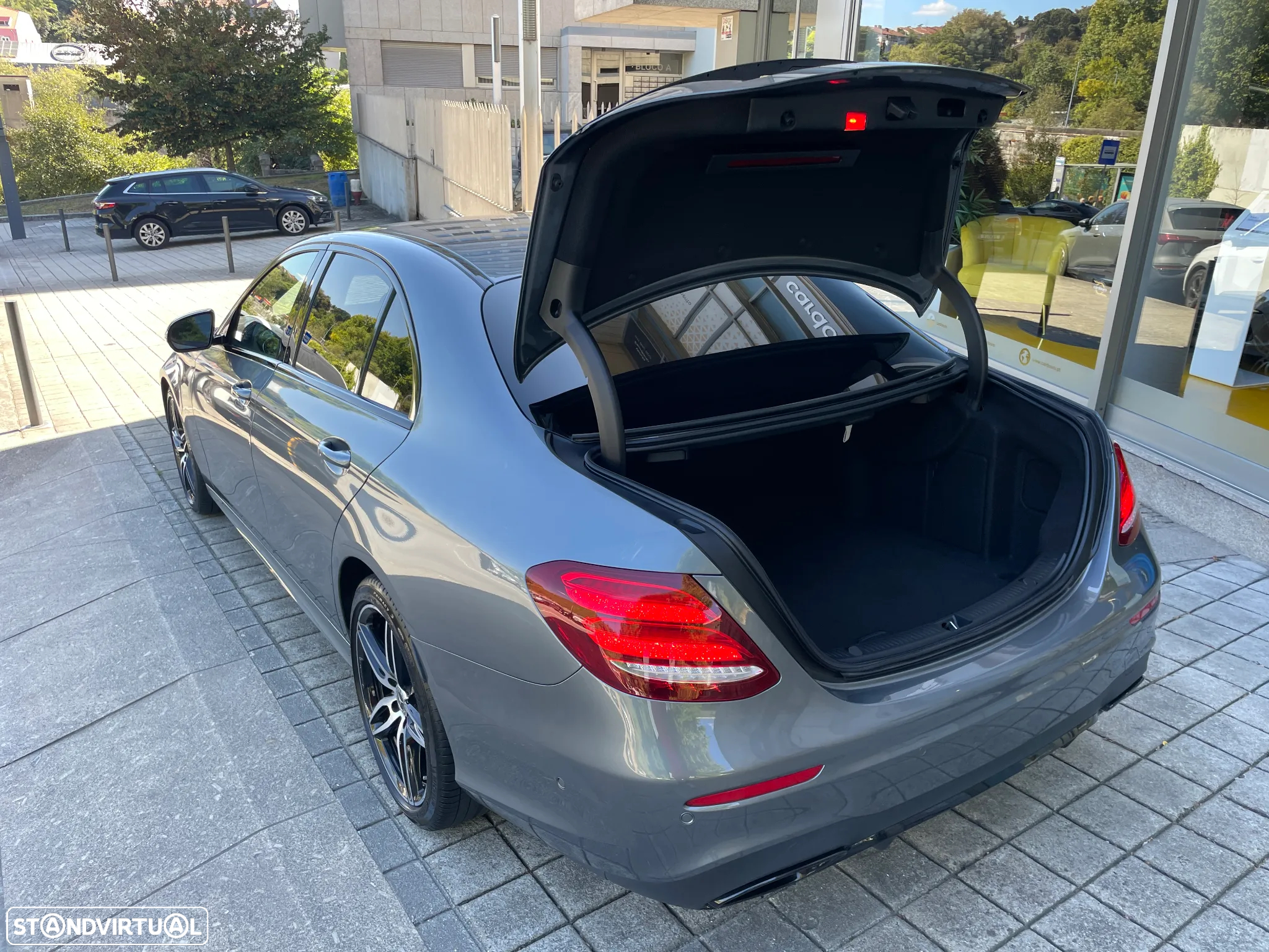 Mercedes-Benz E 220 d AMG - 37