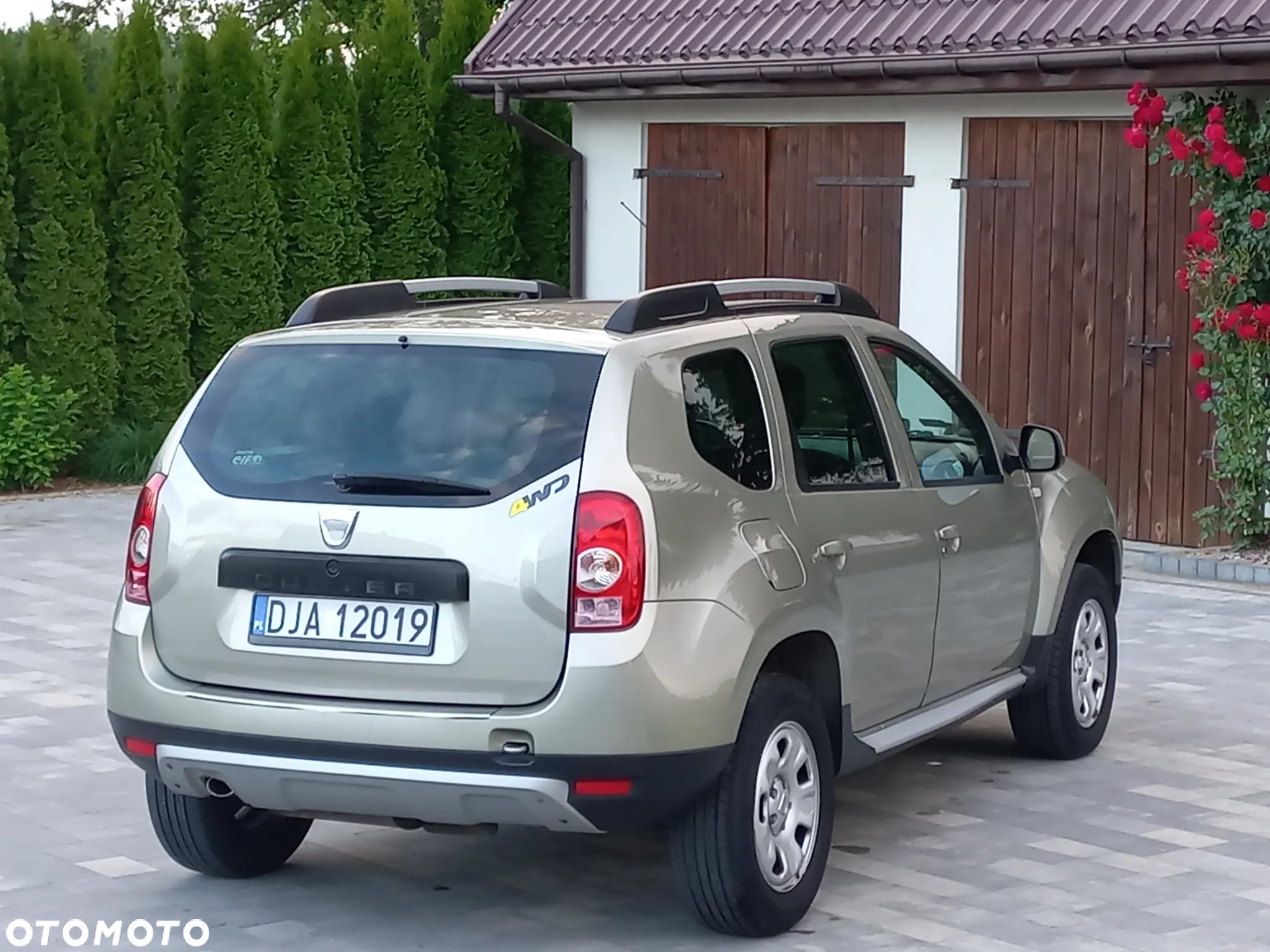Dacia Duster 1.6 Laureate 4x4 - 26