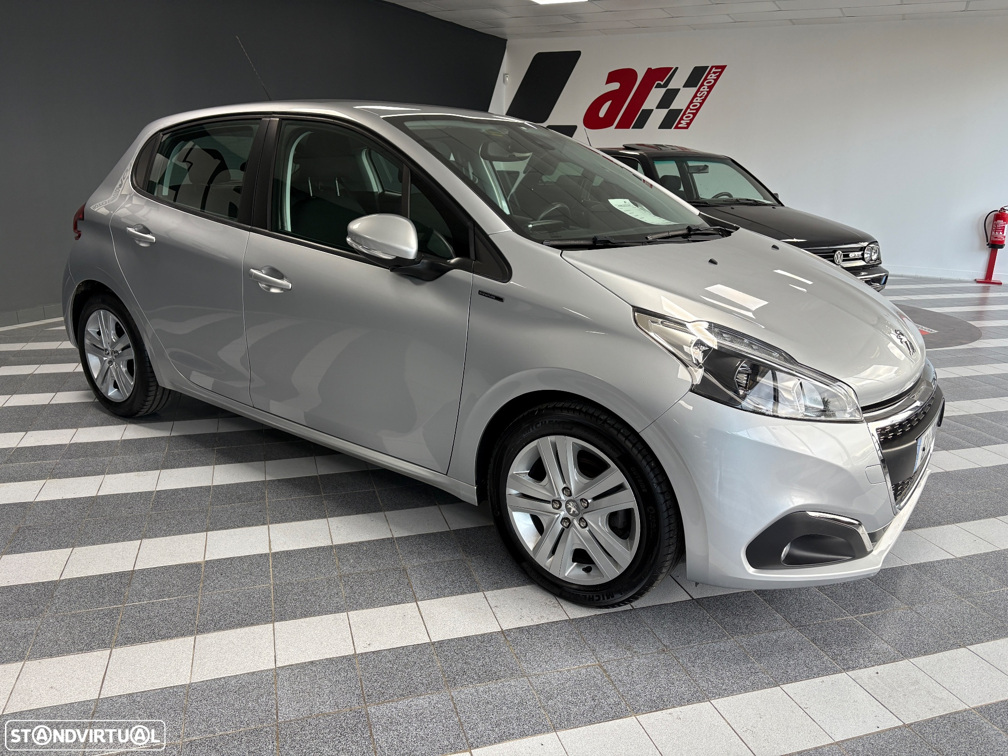 Peugeot 208 1.2 PureTech Signature - 5