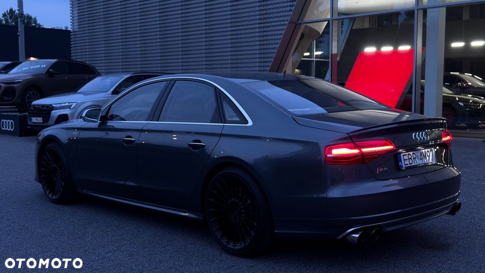 Audi S8 - 13