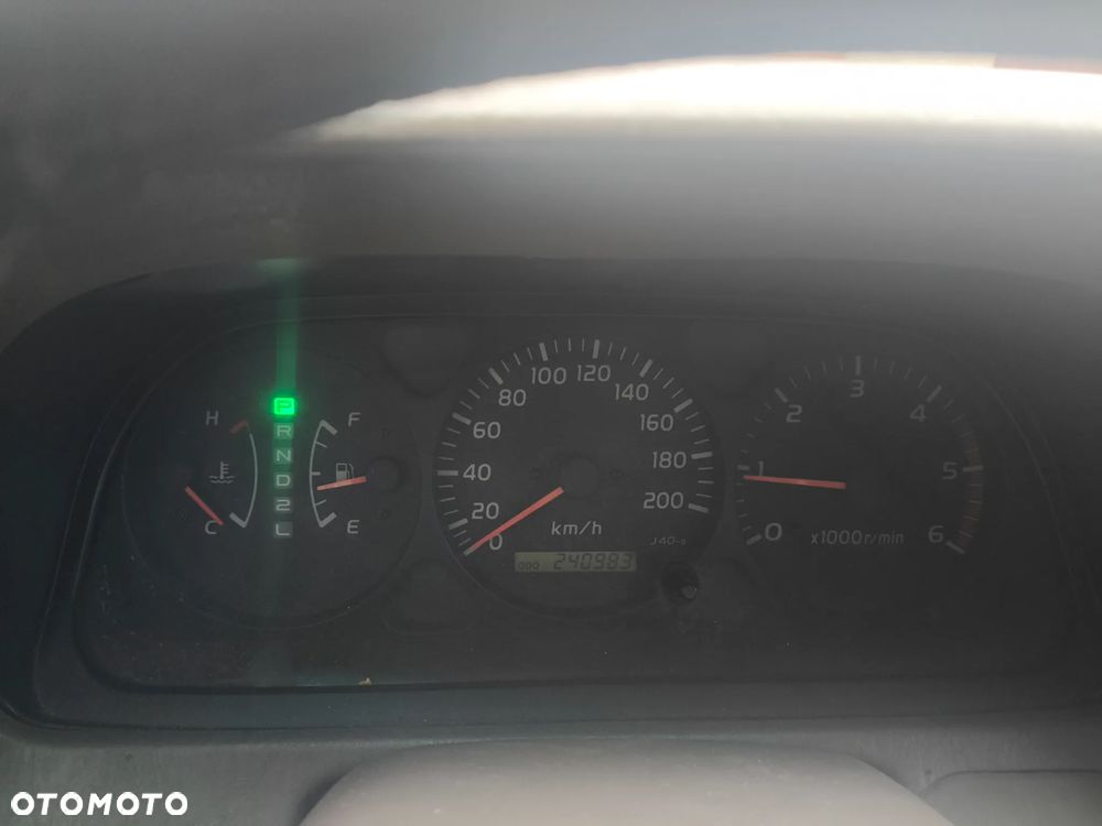 Toyota Land Cruiser - 11