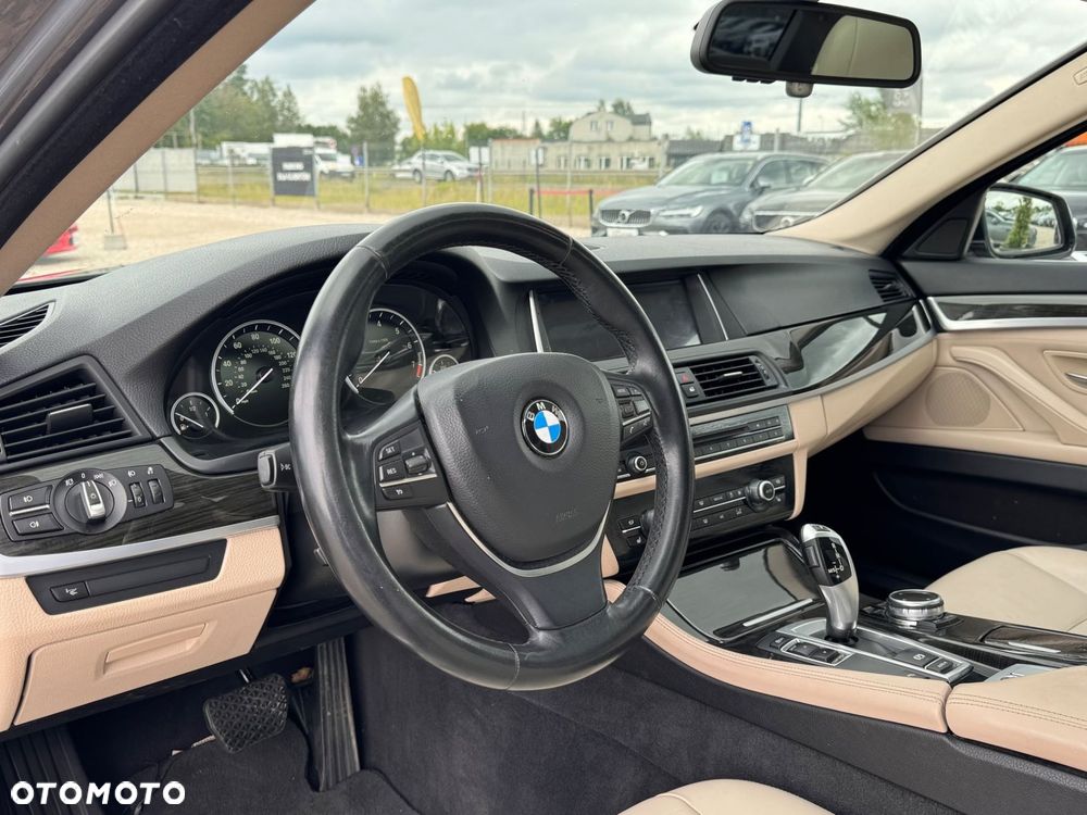 BMW Seria 5 535i Luxury Line - 11