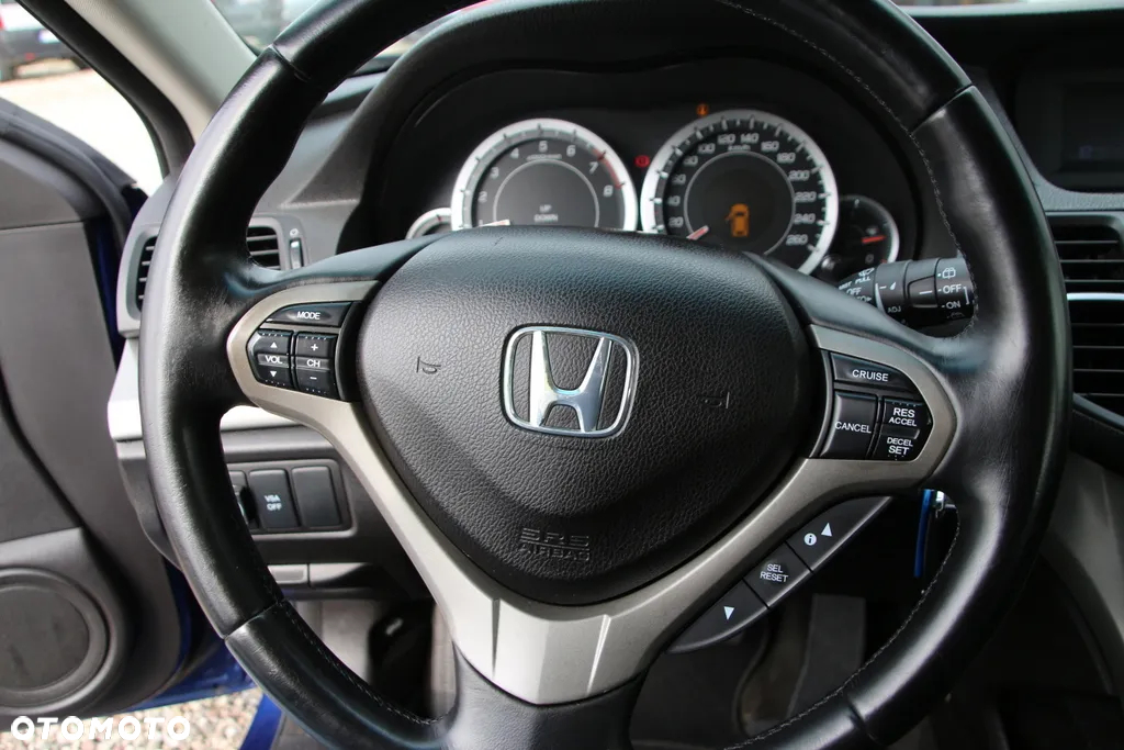 Honda Accord 2.0 Executive - 27