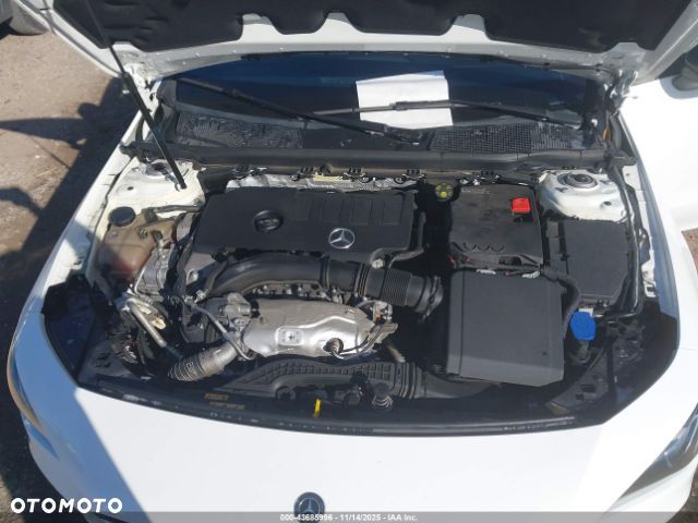 Mercedes-Benz CLA - 12