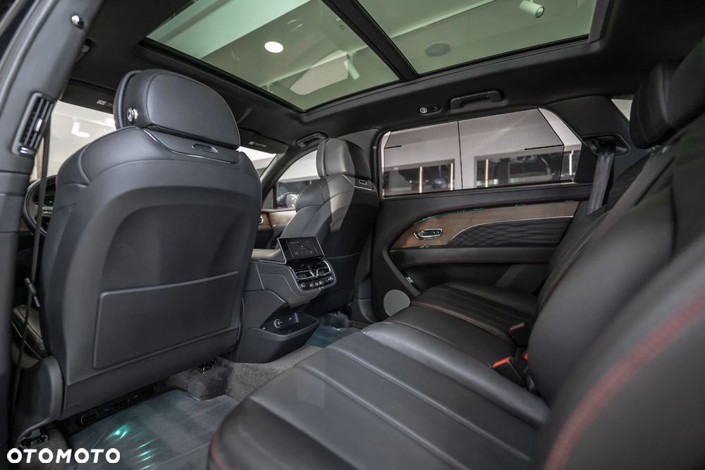 Bentley Bentayga W12 Mulliner - 34