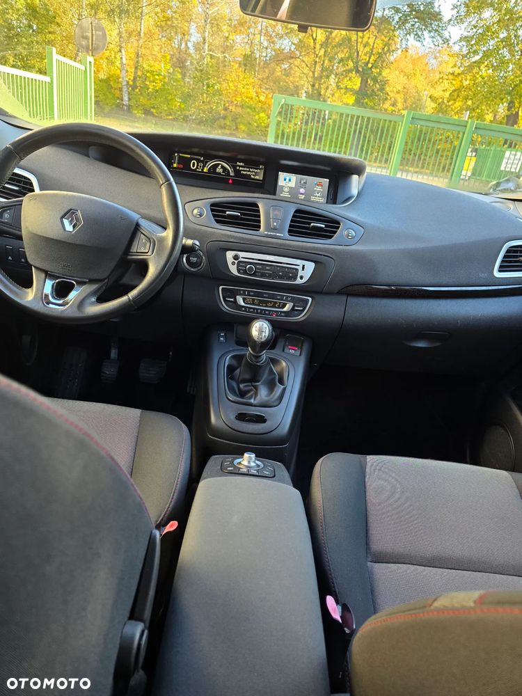 Renault Grand Scenic - 26