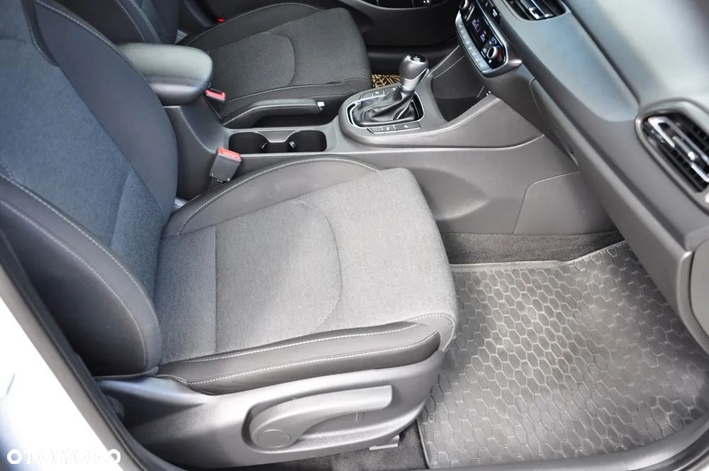 Hyundai i30 1.6 CRDI DCT Select - 29