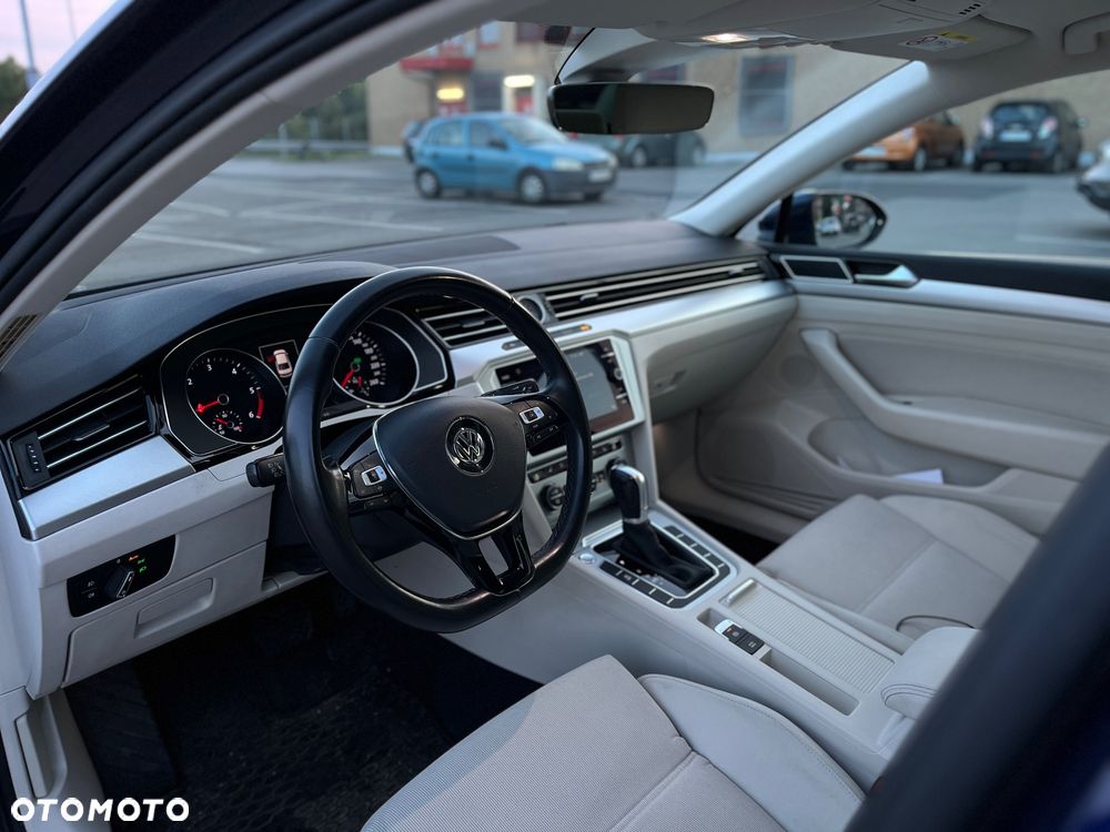 Volkswagen Passat 2.0 TDI SCR Comfortline DSG - 11