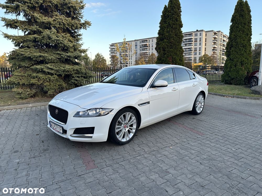 Jaguar XF 2.0 i4D Portfolio - 1