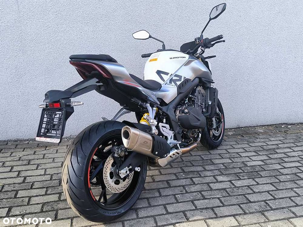 QJMOTOR SRK 800RR - 14