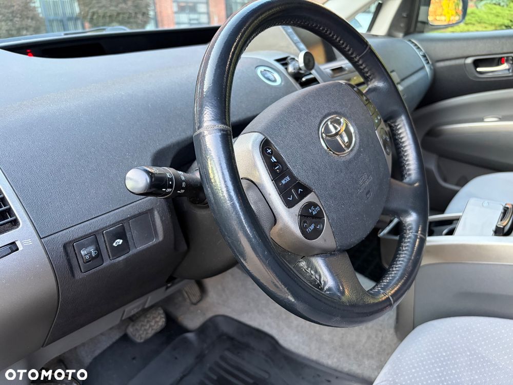 Toyota Prius (Hybrid) Sol - 20