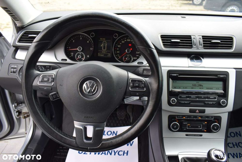 Volkswagen Passat - 27