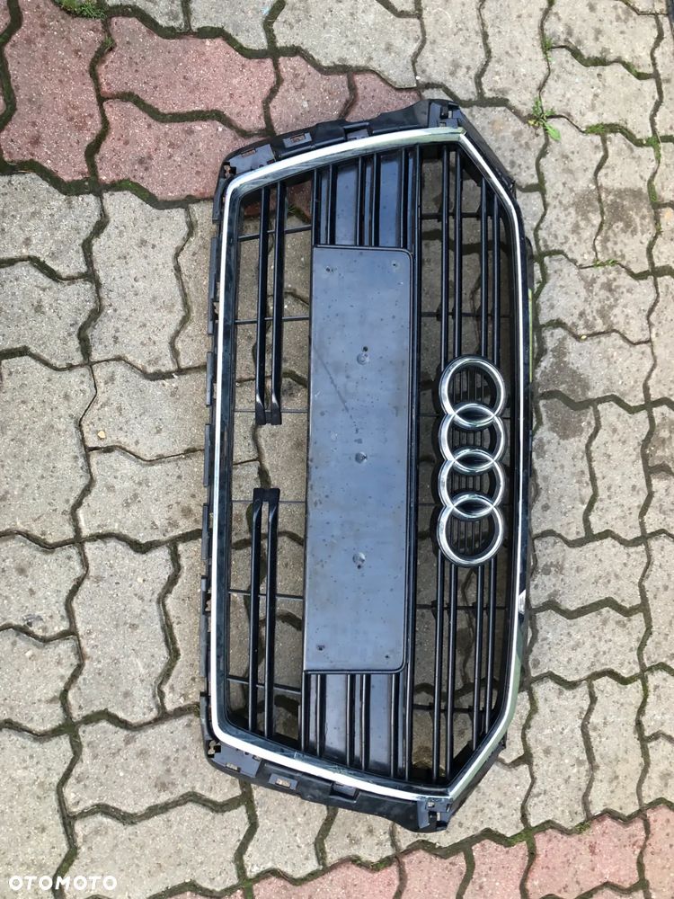 Audi 3 8V OE 8V3853651AB grill atrapa chłodnicy - 2