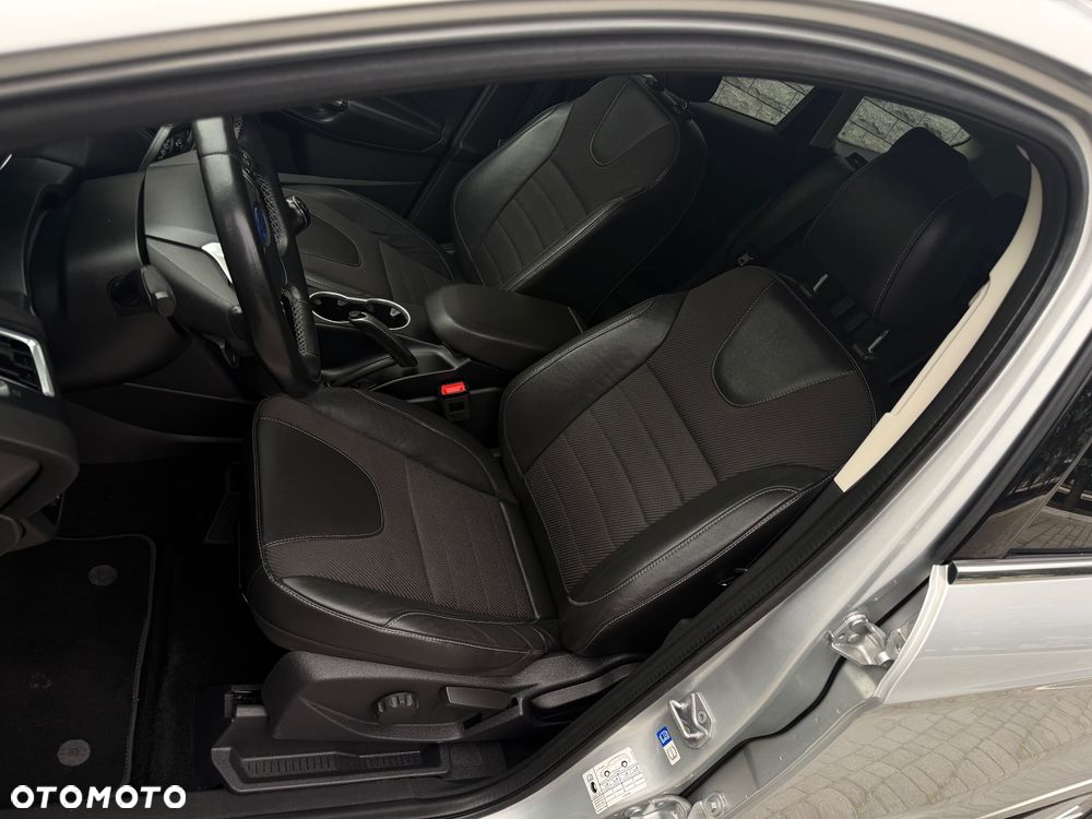 Ford Kuga 1.5 EcoBoost 2x4 Titanium - 20