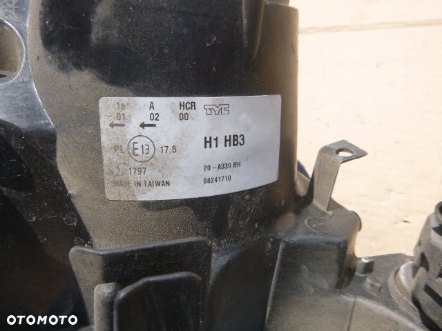 LAMPA PRAWY PRZÓD PRAWA PRZEDNIA HONDA CIVIC VII LIFT HB 5D 04-06 - 24
