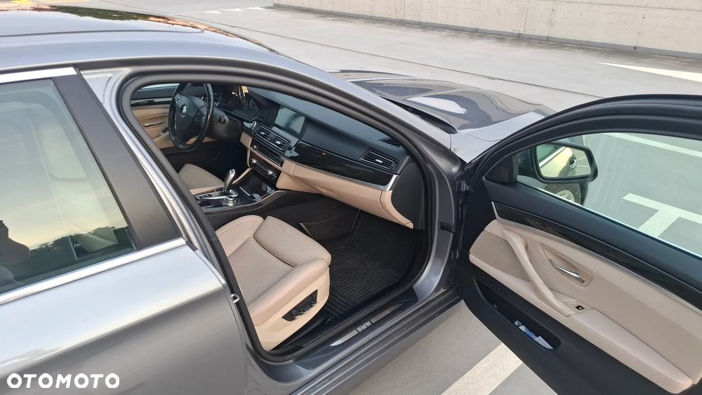 BMW Seria 5 535i xDrive - 30