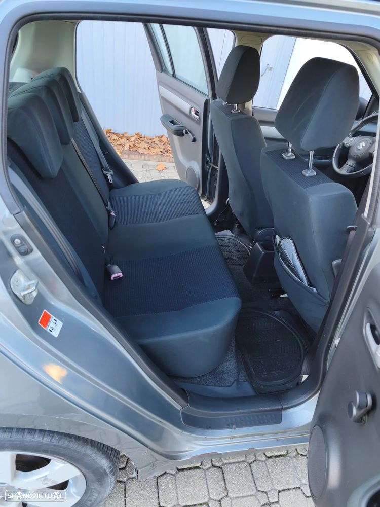 Suzuki Swift 1.3 16V GL - 5