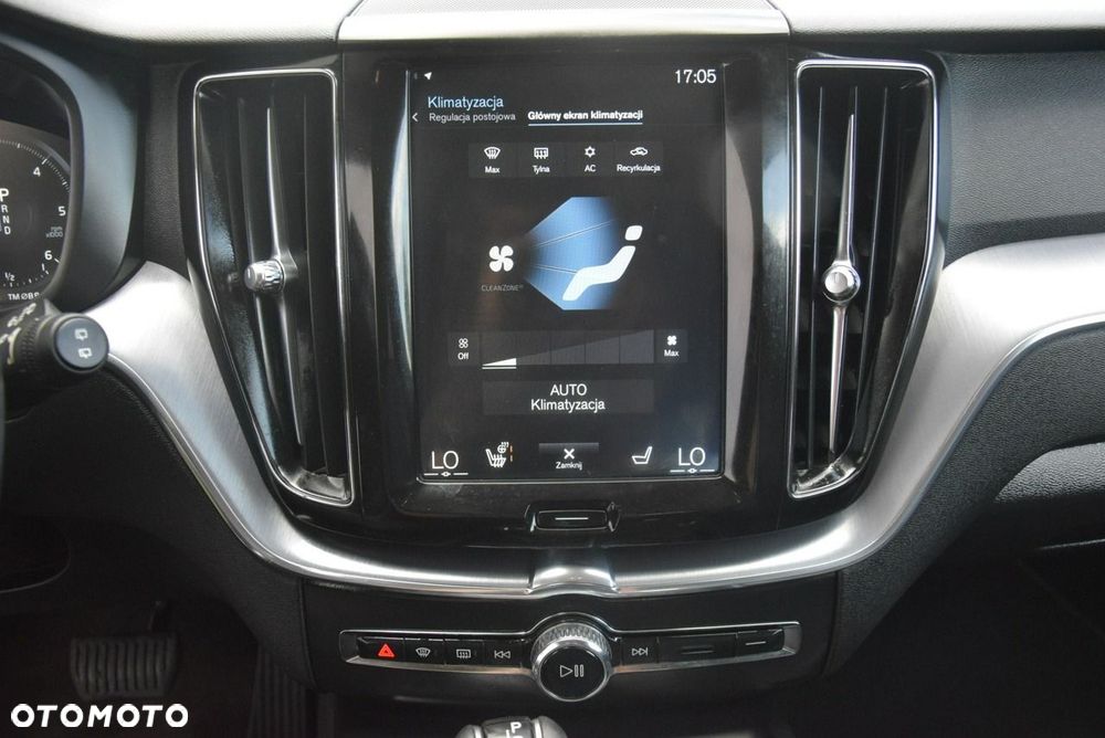 Volvo XC 60 D5 AWD Momentum - 28