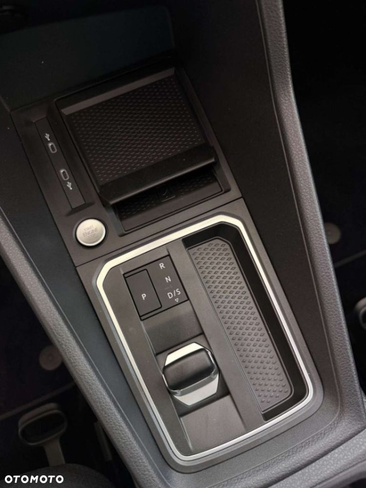 Ford Tourneo Connect Grand - 16