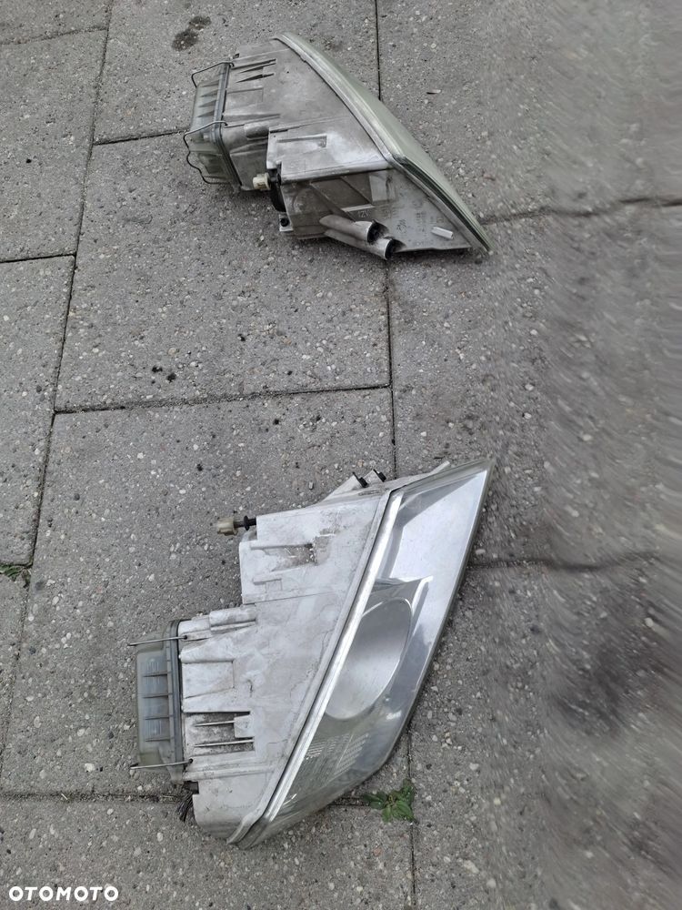 Skoda Octavia II lampy xenon lewa prawa i inne EU - 2