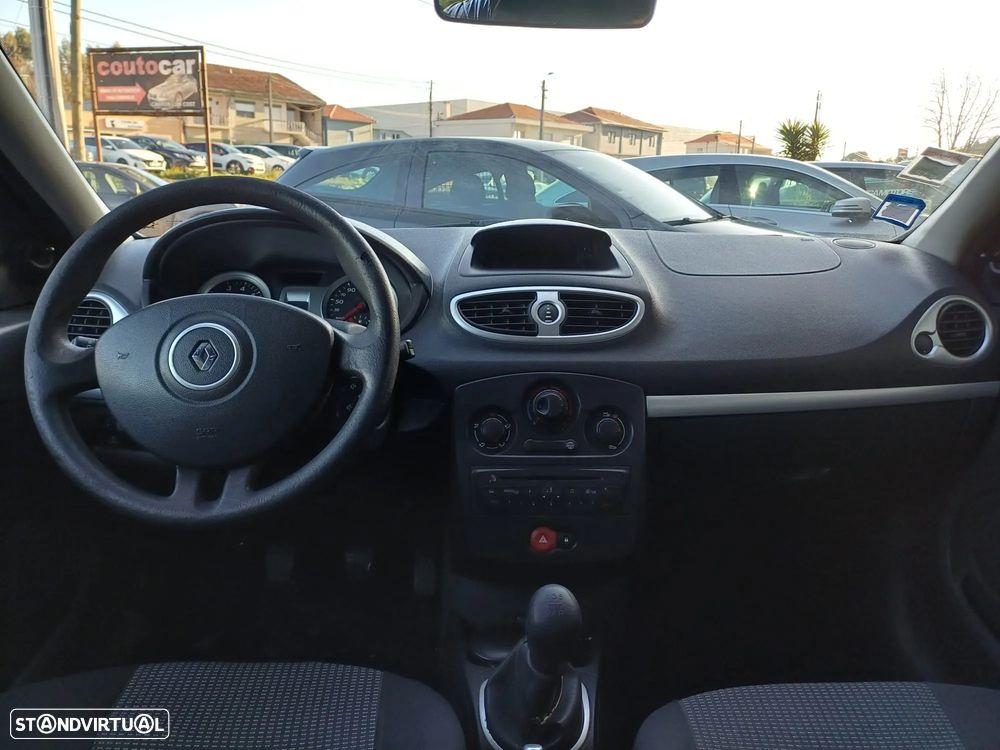 Renault Clio 1.2 16V Confort 130g - 7