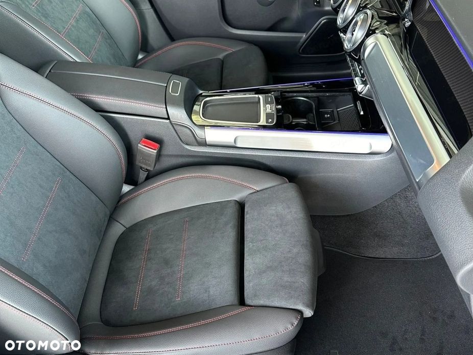 Mercedes-Benz GLB 200 AMG Line 7G-DCT - 10