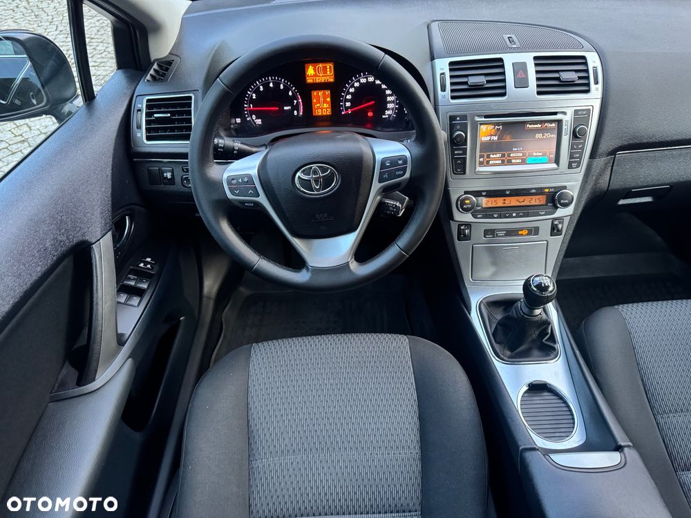Toyota Avensis 1.8 Executive - 21