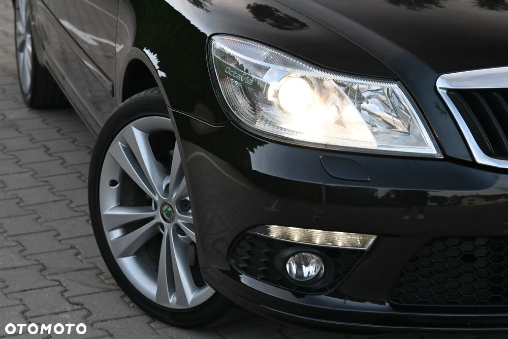 Skoda Octavia 2.0 TDI CR DPF DSG RS - 22