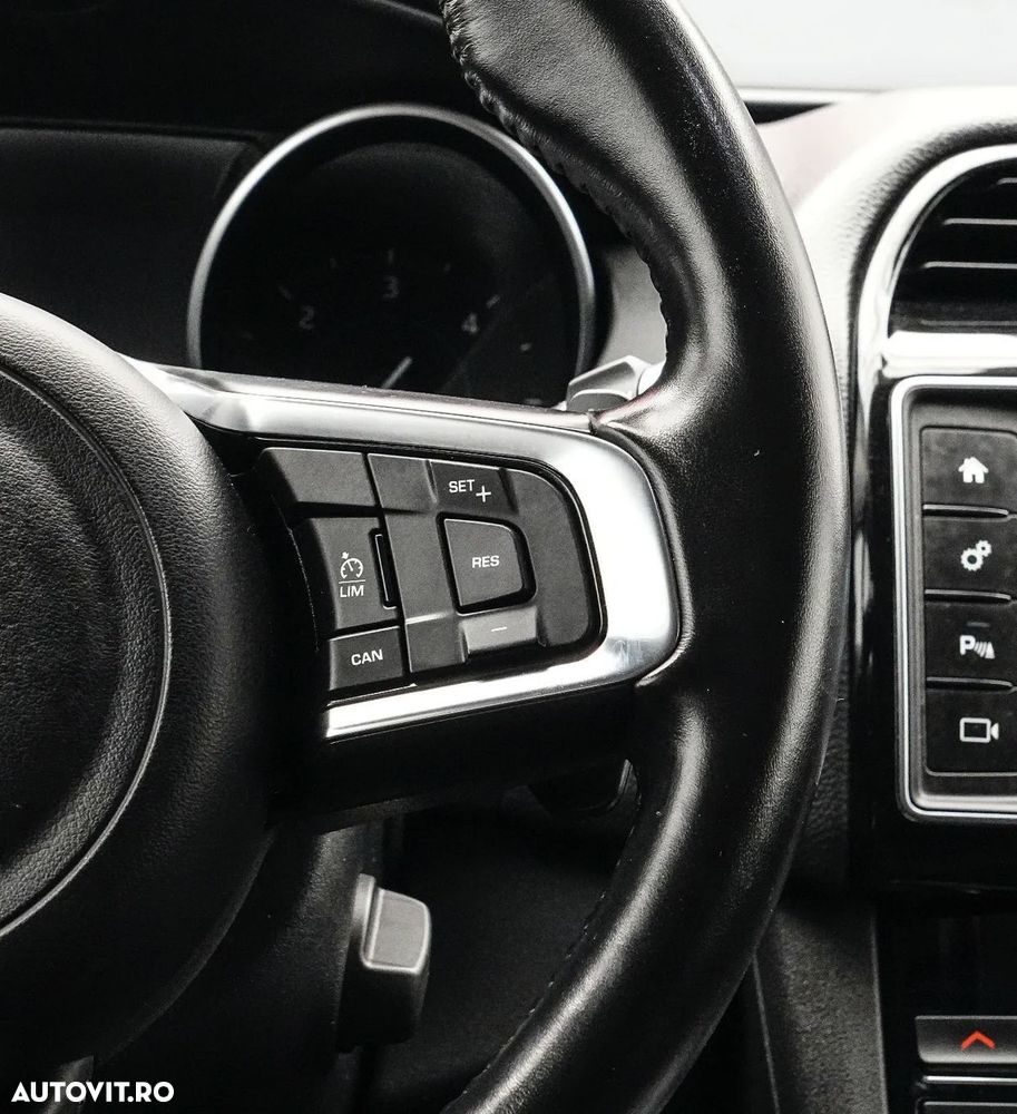 Jaguar F-Pace 20d AWD Pure - 29
