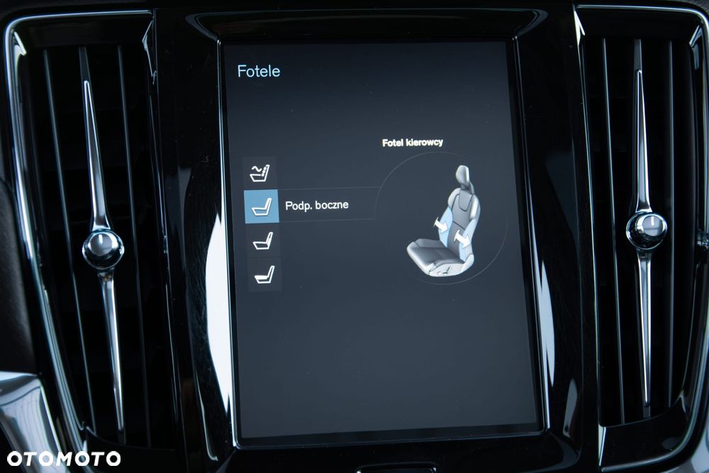 Volvo V90 Cross Country D5 AWD Pro - 29