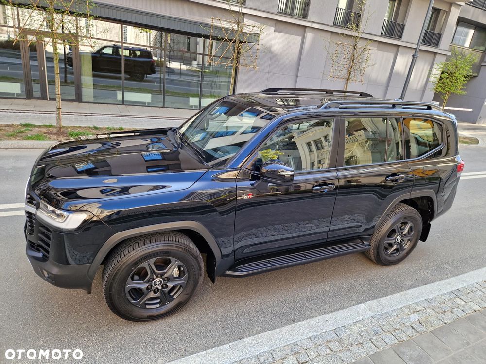 Toyota Land Cruiser - 38