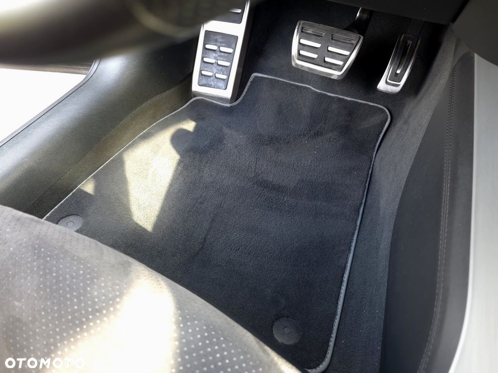 Audi A6 Avant 2.0 TDI ultra S tronic - 22