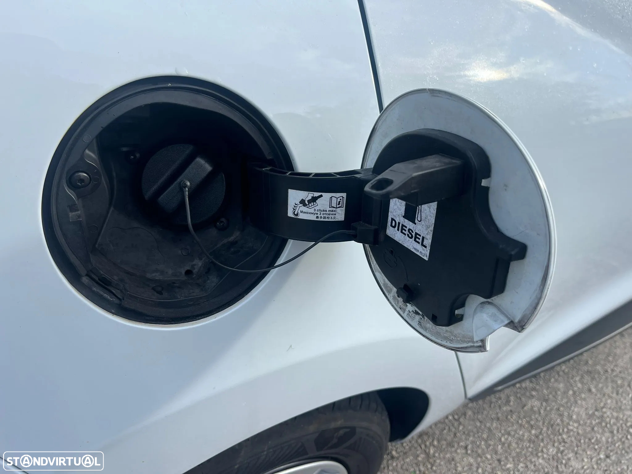 Renault CLIO 1.5 dCI - ZEN - AR CONDICIONADO - IVA DEDUTÍVEL - 9
