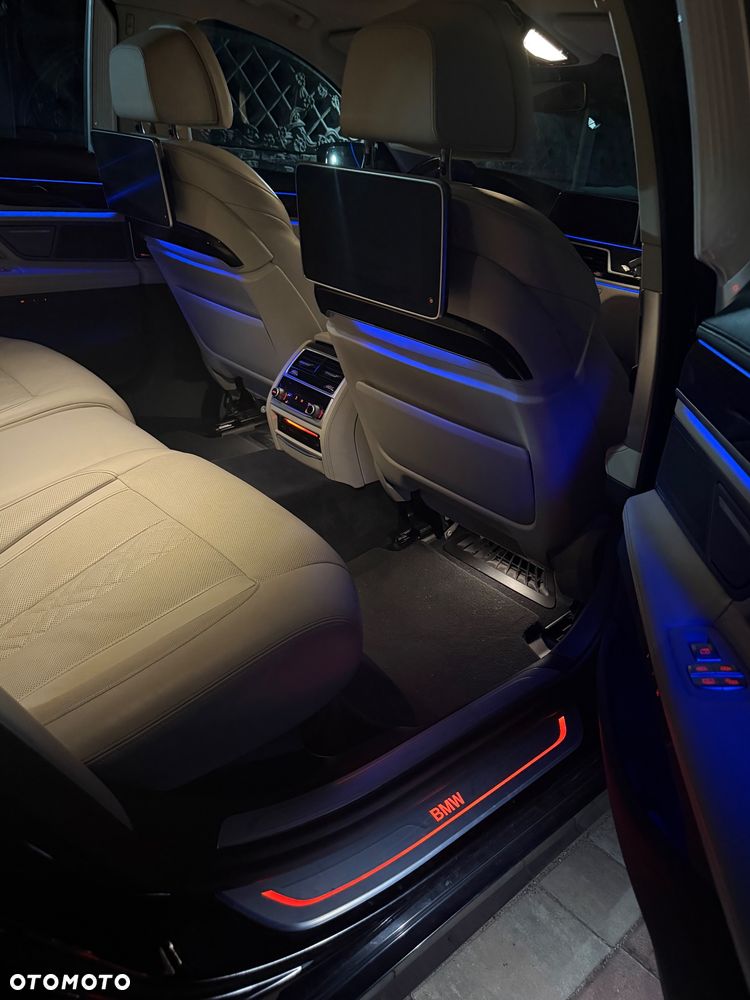 BMW Seria 7 730Ld xDrive - 12