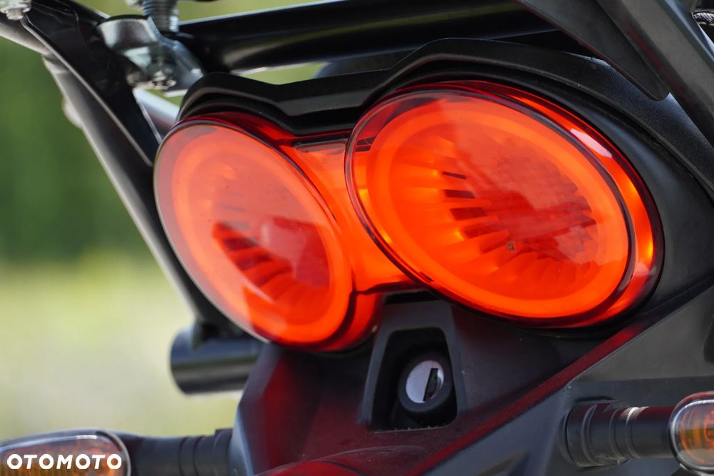 Moto Guzzi V85 - 21