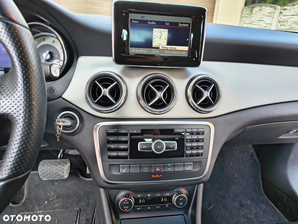 Mercedes-Benz CLA 250 4Matic 7G-DCT Sport - 22