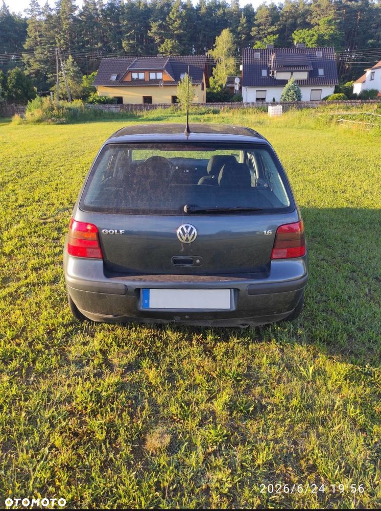 Volkswagen Golf 1.6 Basis - 3