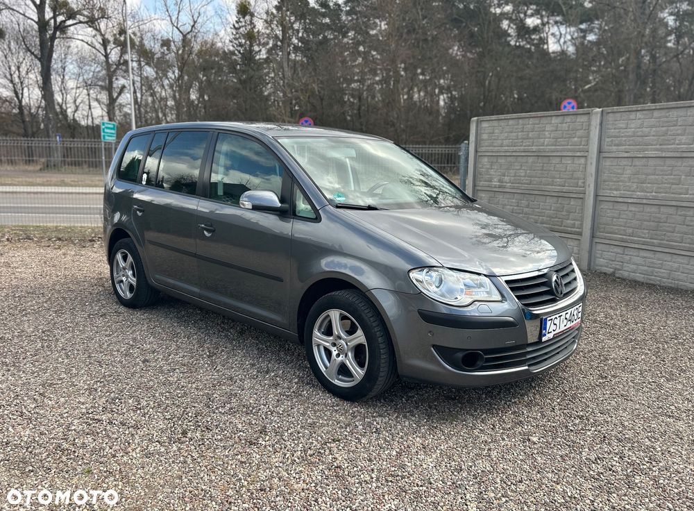 Volkswagen Touran 1.9 TDI DPF Conceptline - 3